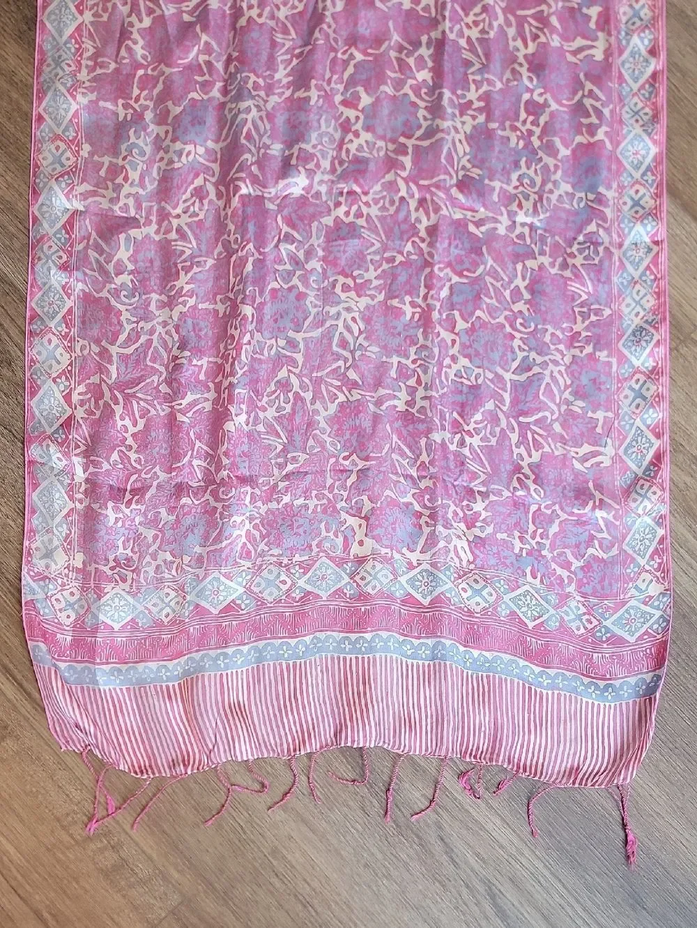 Silk Pink Abstract Floral Pattern Women's Scarf - Unbranded 63 Plus Fringe